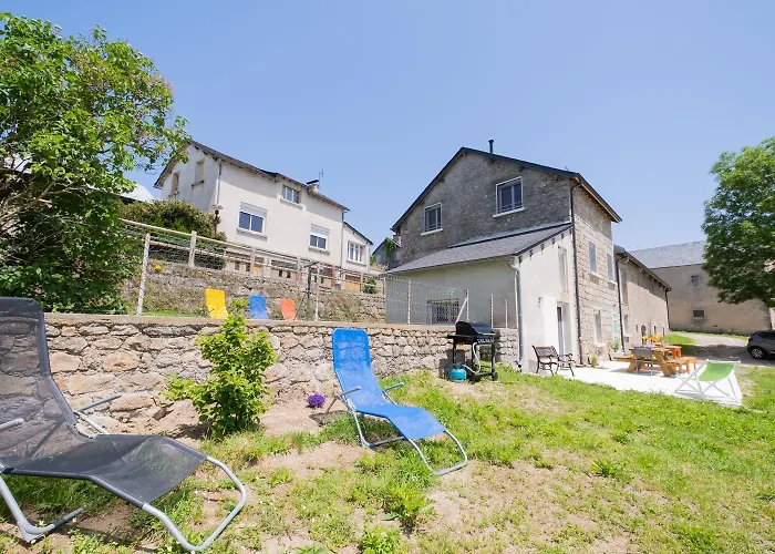 Semesterbostad La Maison De Pierrou 11/12 Personnes *